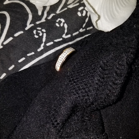 Ring - Picture 3 of 4